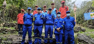 男人把小鸡鸡插入女人屁股里的性感图片